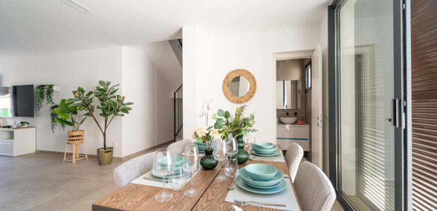 Casa en planta baja en venta en Colonia de Sant Jordi con jardín y piscina privada