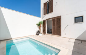 Casa en planta baja en venta en Colonia de Sant Jordi con jardín y piscina privada
