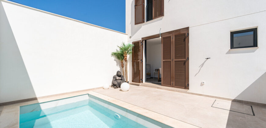 Casa en planta baja en venta en Colonia de Sant Jordi con jardín y piscina privada