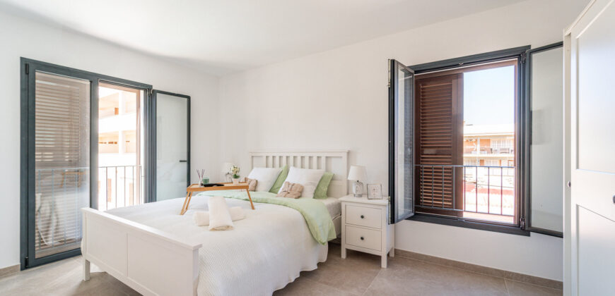 Casa en planta baja en venta en Colonia de Sant Jordi con jardín y piscina privada