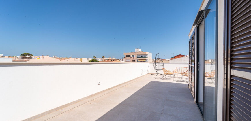 Casa en planta baja en venta en Colonia de Sant Jordi con jardín y piscina privada