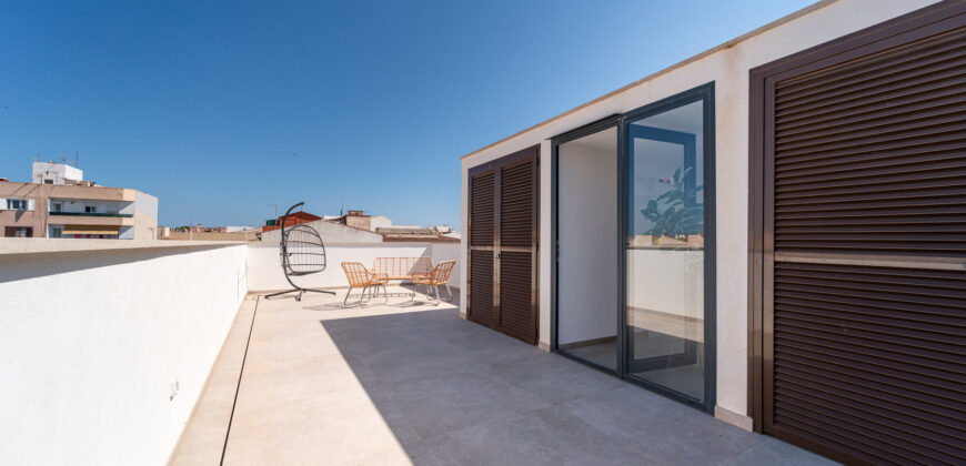Casa en planta baja en venta en Colonia de Sant Jordi con jardín y piscina privada