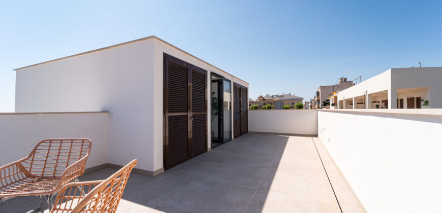 Casa en planta baja en venta en Colonia de Sant Jordi con jardín y piscina privada