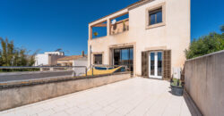 Casa de pueblo en venta en Ses Salines con vistas al mar, garaje y placas solares