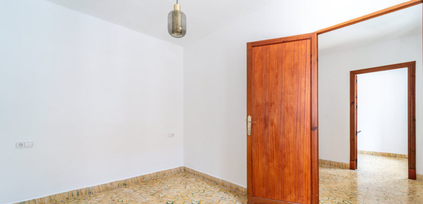 Casa de pueblo en alquiler en Ses Salines totalmente reformada y con una amplia terraza