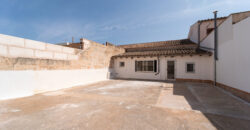 Casa de pueblo en alquiler en Ses Salines totalmente reformada y con una amplia terraza