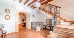 Mallorcan town house for rrent in Campos with patio, terrace, and three bedrooms