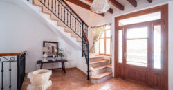 Mallorcan town house for rrent in Campos with patio, terrace, and three bedrooms
