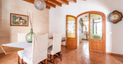 Mallorcan town house for rrent in Campos with patio, terrace, and three bedrooms