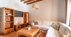 Mallorcan town house for rrent in Campos with patio, terrace, and three bedrooms