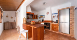 Mallorcan town house for rrent in Campos with patio, terrace, and three bedrooms