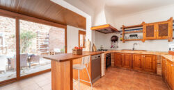 Mallorcan town house for rrent in Campos with patio, terrace, and three bedrooms