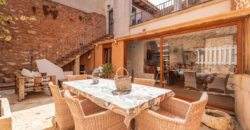 Mallorcan town house for rrent in Campos with patio, terrace, and three bedrooms