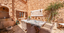Mallorcan town house for rrent in Campos with patio, terrace, and three bedrooms
