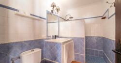 Mallorcan town house for rrent in Campos with patio, terrace, and three bedrooms