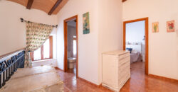 Mallorcan town house for rrent in Campos with patio, terrace, and three bedrooms