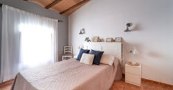 Mallorcan town house for rrent in Campos with patio, terrace, and three bedrooms