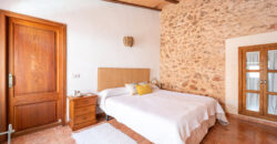 Mallorcan town house for rrent in Campos with patio, terrace, and three bedrooms