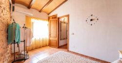 Mallorcan town house for rrent in Campos with patio, terrace, and three bedrooms