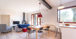 Casa de pueblo reformada en venta en Ses Salines con terraza, patio y todo en una sola planta