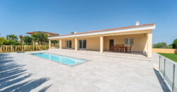 Chalet de obra nueva en venta en Sa Rápita con piscina, jardín y ubicación privilegiada
