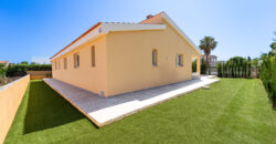 Chalet de obra nueva en venta en Sa Rápita con piscina, jardín y ubicación privilegiada