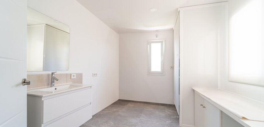 Chalet de obra nueva en venta en Sa Rápita con piscina, jardín y ubicación privilegiada