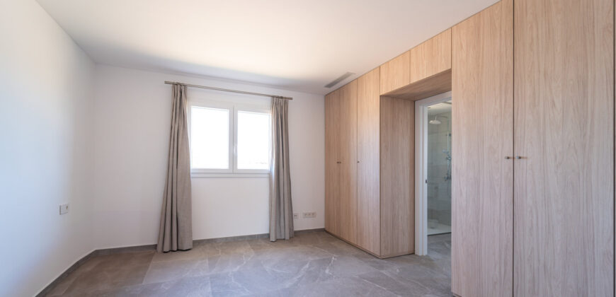 Chalet de obra nueva en venta en Sa Rápita con piscina, jardín y ubicación privilegiada