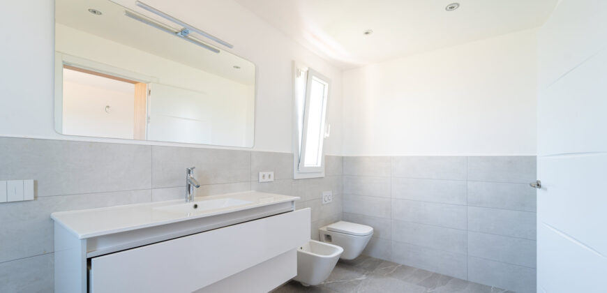 Chalet de obra nueva en venta en Sa Rápita con piscina, jardín y ubicación privilegiada