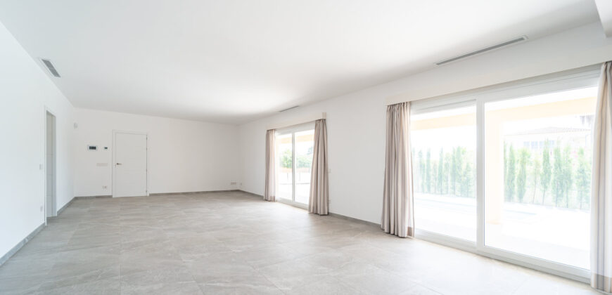 Chalet de obra nueva en venta en Sa Rápita con piscina, jardín y ubicación privilegiada