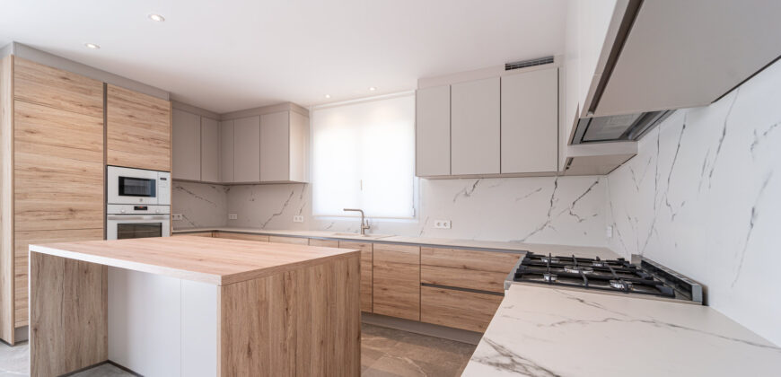 Chalet de obra nueva en venta en Sa Rápita con piscina, jardín y ubicación privilegiada