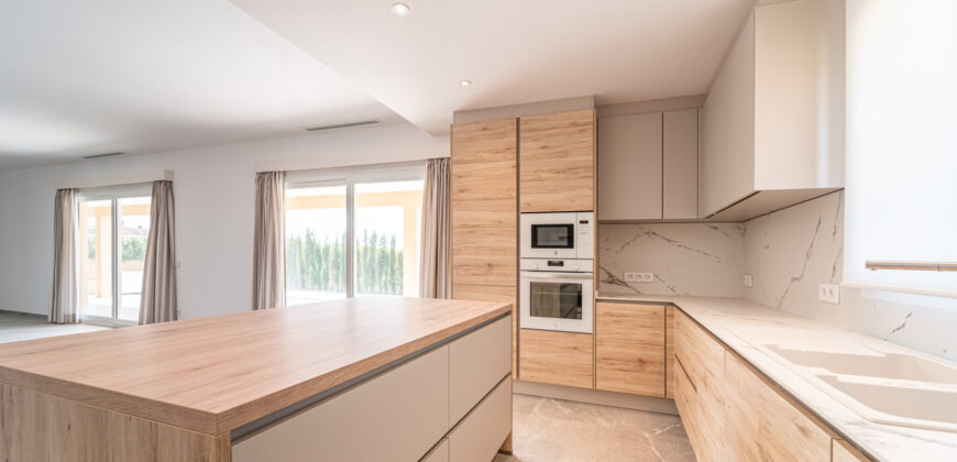 Chalet de obra nueva en venta en Sa Rápita con piscina, jardín y ubicación privilegiada