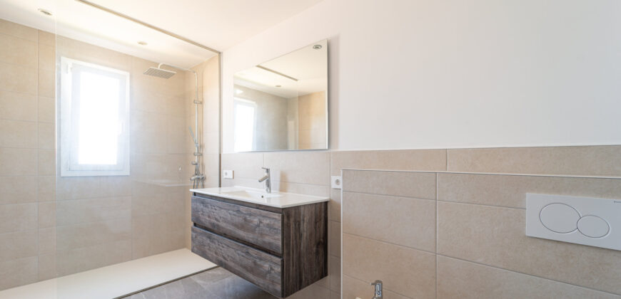 Chalet de obra nueva en venta en Sa Rápita con piscina, jardín y ubicación privilegiada
