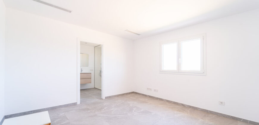 Chalet de obra nueva en venta en Sa Rápita con piscina, jardín y ubicación privilegiada