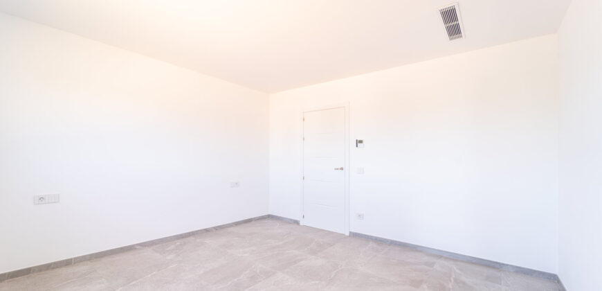 Chalet de obra nueva en venta en Sa Rápita con piscina, jardín y ubicación privilegiada