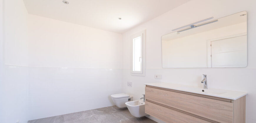 Chalet de obra nueva en venta en Sa Rápita con piscina, jardín y ubicación privilegiada