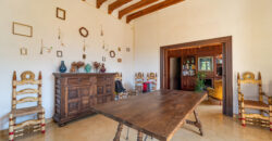 Historic estate in Pollença to renovate, with over 8,900 sq ft of built area and unique potential