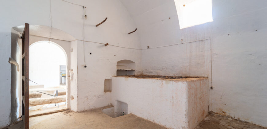 Historic estate in Pollença to renovate, with over 8,900 sq ft of built area and unique potential