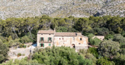 Historic estate in Pollença to renovate, with over 8,900 sq ft of built area and unique potential