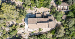 Historic estate in Pollença to renovate, with over 8,900 sq ft of built area and unique potential