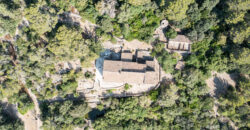 Historic estate in Pollença to renovate, with over 8,900 sq ft of built area and unique potential