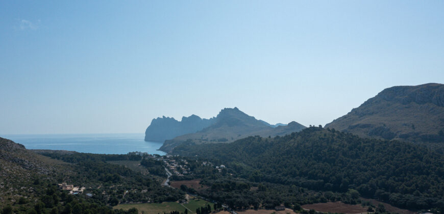 Historic estate in Pollença to renovate, with over 8,900 sq ft of built area and unique potential