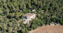 Historic estate in Pollença to renovate, with over 8,900 sq ft of built area and unique potential