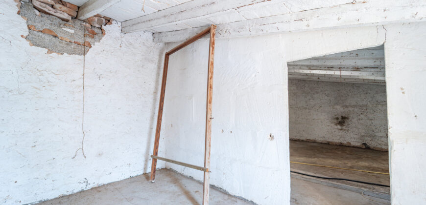 Versatile two-story town house for sale in the heart of Ses Salines