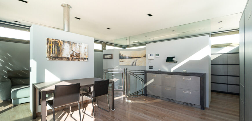 Möbliertes Penthouse-Studio zur Miete in Manacor mit großer Terrasse und hochwertigen Ausstattungen