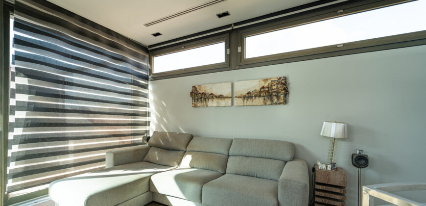 Möbliertes Penthouse-Studio zur Miete in Manacor mit großer Terrasse und hochwertigen Ausstattungen