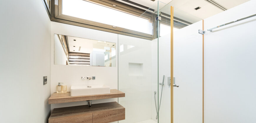 Möbliertes Penthouse-Studio zur Miete in Manacor mit großer Terrasse und hochwertigen Ausstattungen