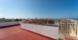 Chalet en alquiler en Sa Ràpita con vistas al mar y terraza, ideal para estancias por temporada