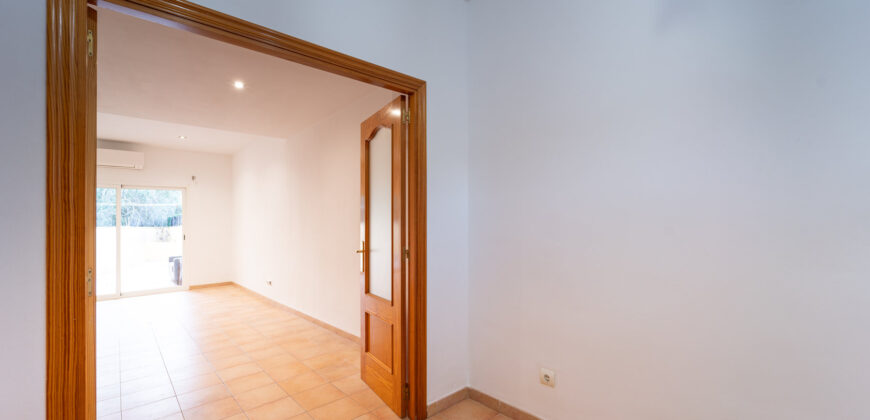 Townhouse for Rent in Ses Salines – space, light, and a prime location