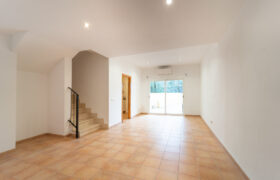 Chalet adosado en alquiler en Ses Salines – espacio, luz y ubicación estratégica